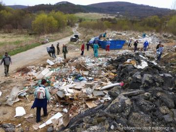 Jarná obecná brigáda - 14.04.2012 Jarná obecná brigáda - 14.04.2012