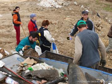 Jarná obecná brigáda - 14.04.2012 Jarná obecná brigáda - 14.04.2012