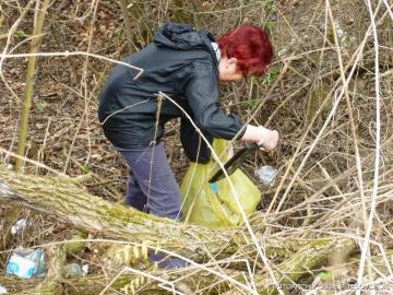 Jarná obecná brigáda - 14.04.2012 Jarná obecná brigáda - 14.04.2012