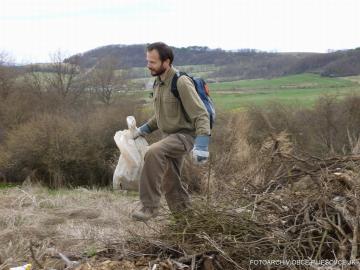 Jarná obecná brigáda - 14.04.2012 Jarná obecná brigáda - 14.04.2012