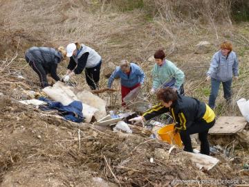 Jarná obecná brigáda - 14.04.2012 Jarná obecná brigáda - 14.04.2012