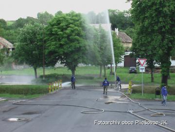 Lampiónový sprievod - 01.06.2012 Lampiónový sprievod - 01.06.2012