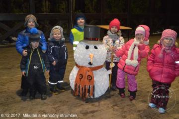 Rozsvietenie stromčeka - 06.12.2017 Rozsvietenie stromčeka - 06.12.2017
