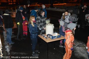Rozsvietenie stromčeka - 06.12.2017 Rozsvietenie stromčeka - 06.12.2017