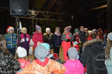 Rozsvietenie stromčeka - 06.12.2017 Rozsvietenie stromčeka - 06.12.2017