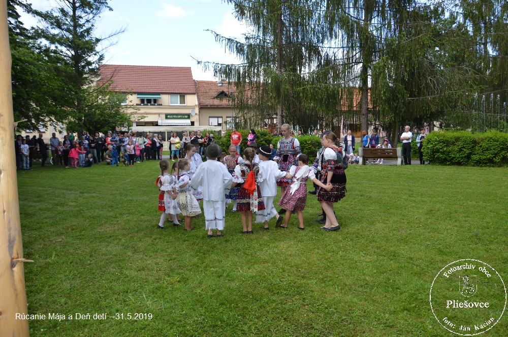 Fotogaléria Rúcanie mája a oslava MDD - 30.06.2019 (26) Rúcanie mája a oslava MDD - 30.06.2019